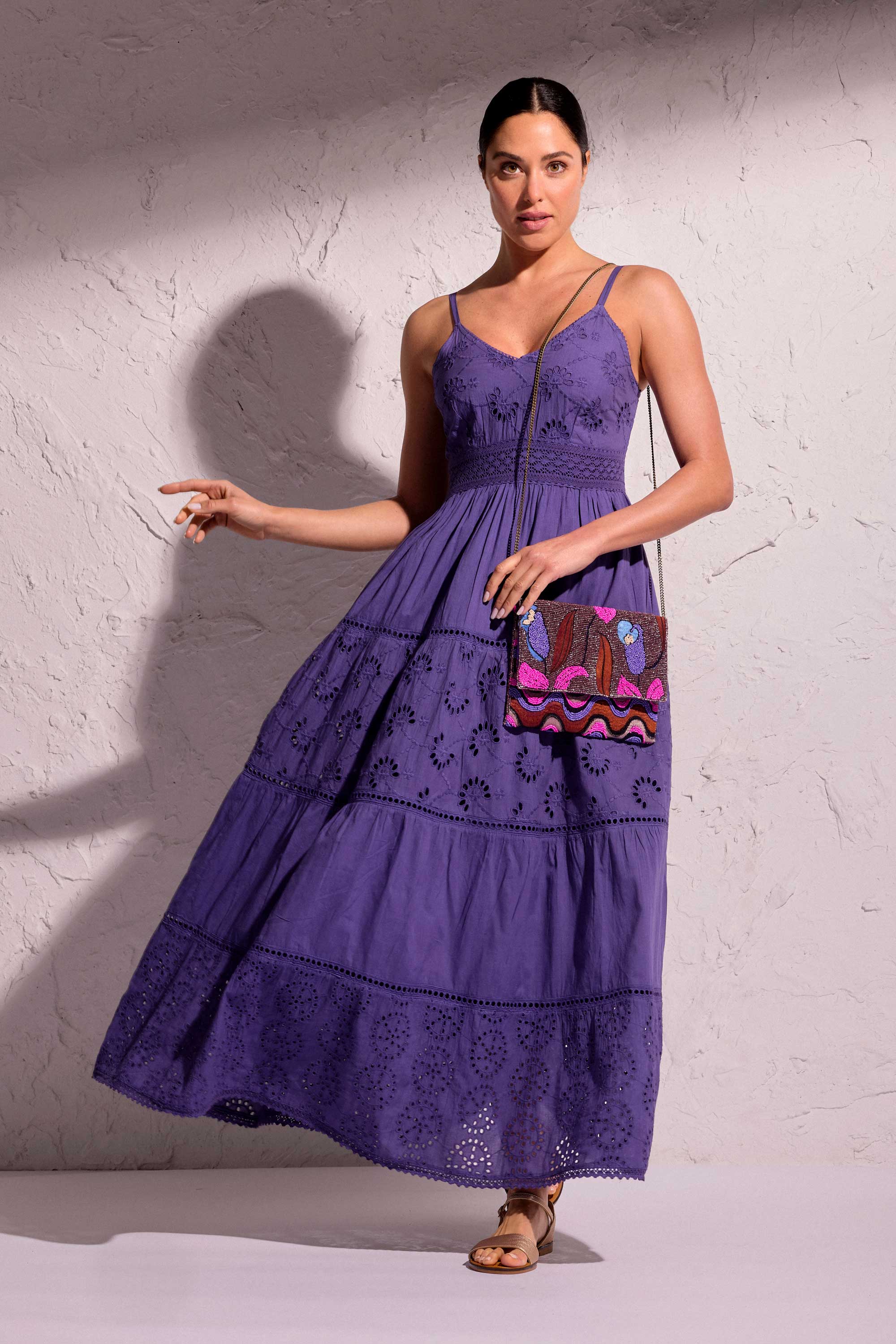 ABITO LUNGO IN PIZZO PREGIATO CLORI