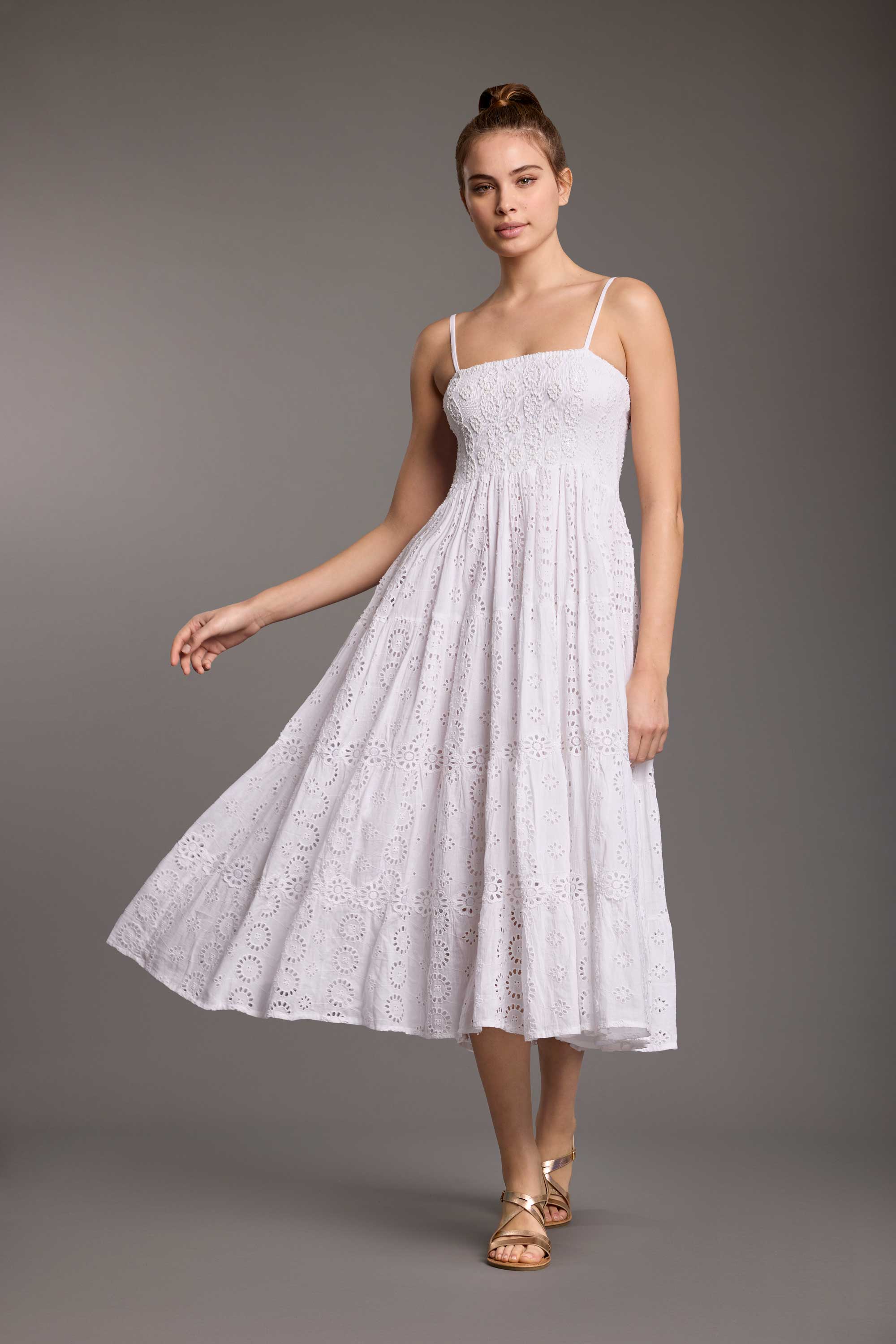 ABITO LUNGO IN PREGIATO PIZZO SANGALLO