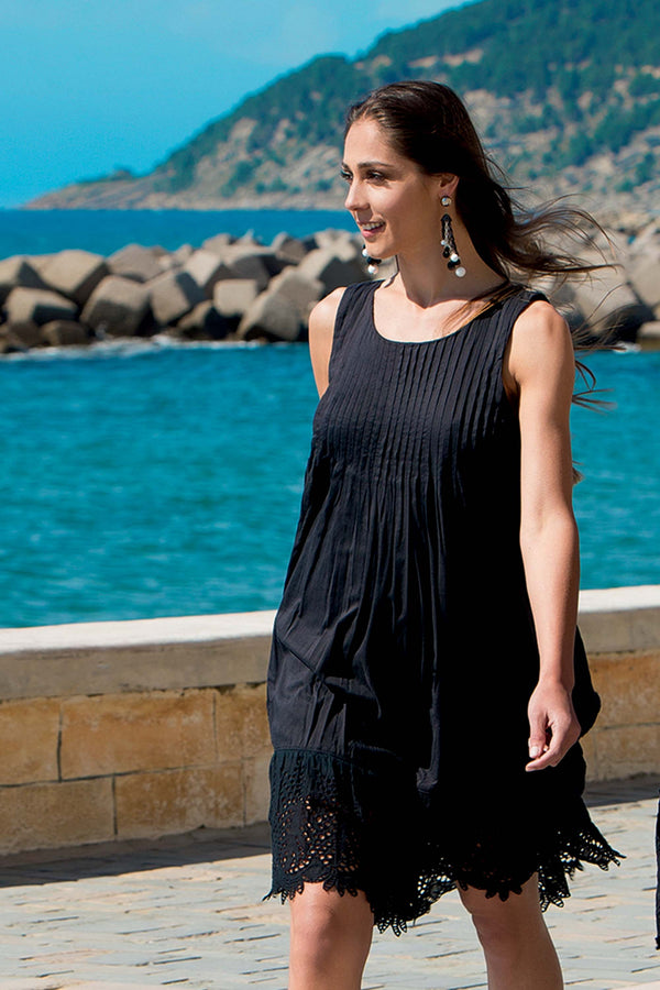 ROBE SANS MANCHES AVEC INSERTS EN DENTELLE