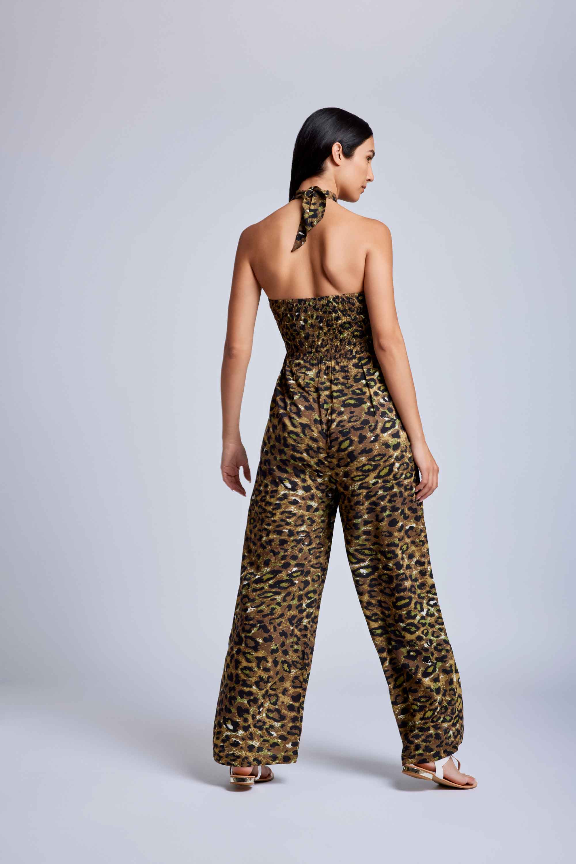 Tuta Intera Maculata Verde: Stile e Eleganza