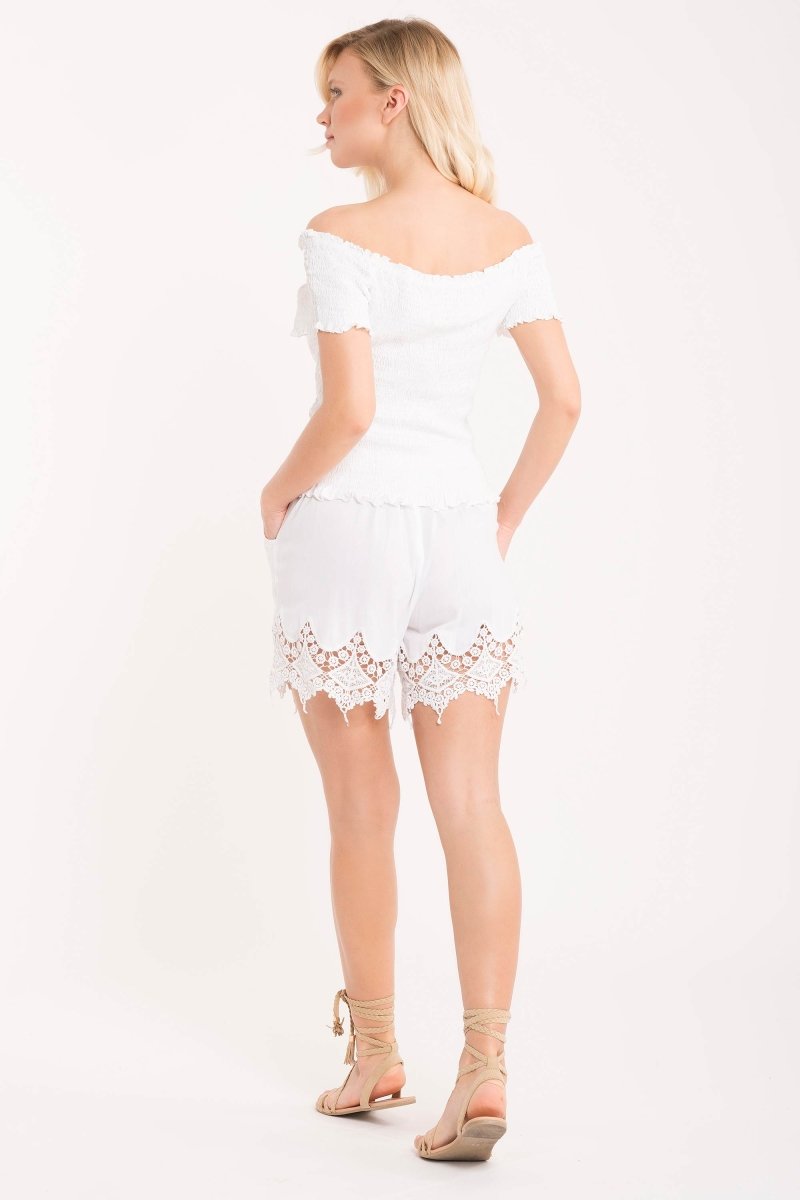 SHORT MERLETTI: Eleganza e Comfort in un Modello